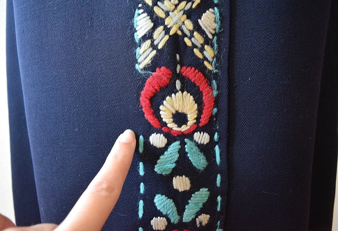 1930s embroidered dress . vintage 30s Arts and Crafts dress