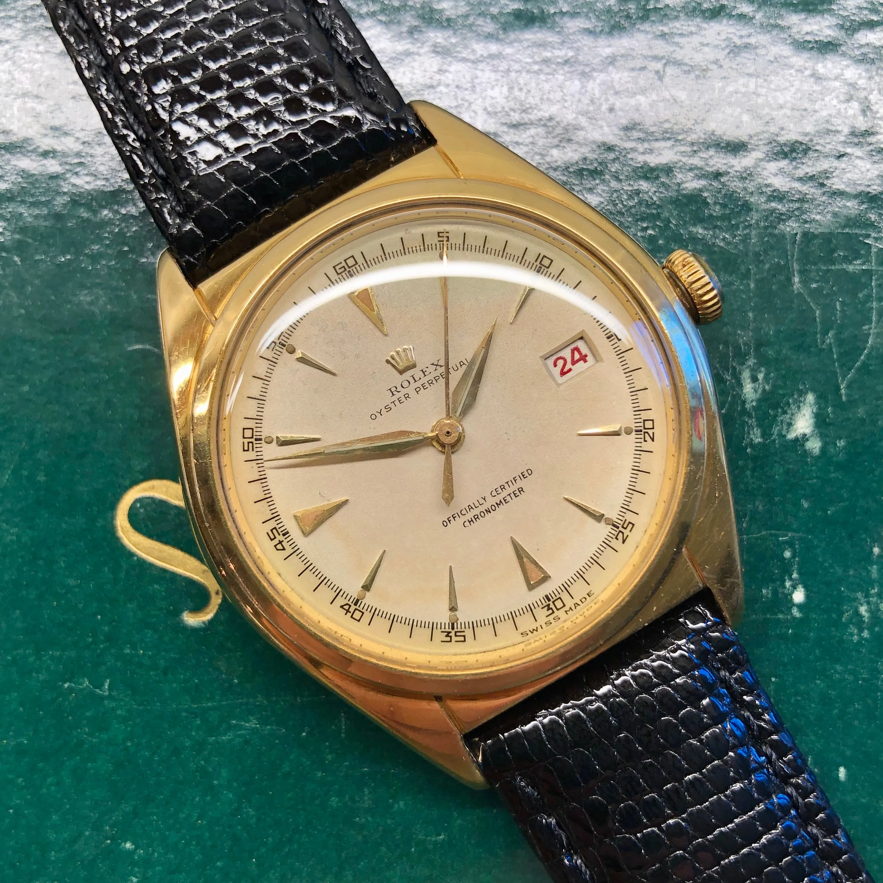 1949 Rolex Ovettone 5030 18K Yellow Gold Oyster Perpetual Big Bubbleback Roulette Wristwatch