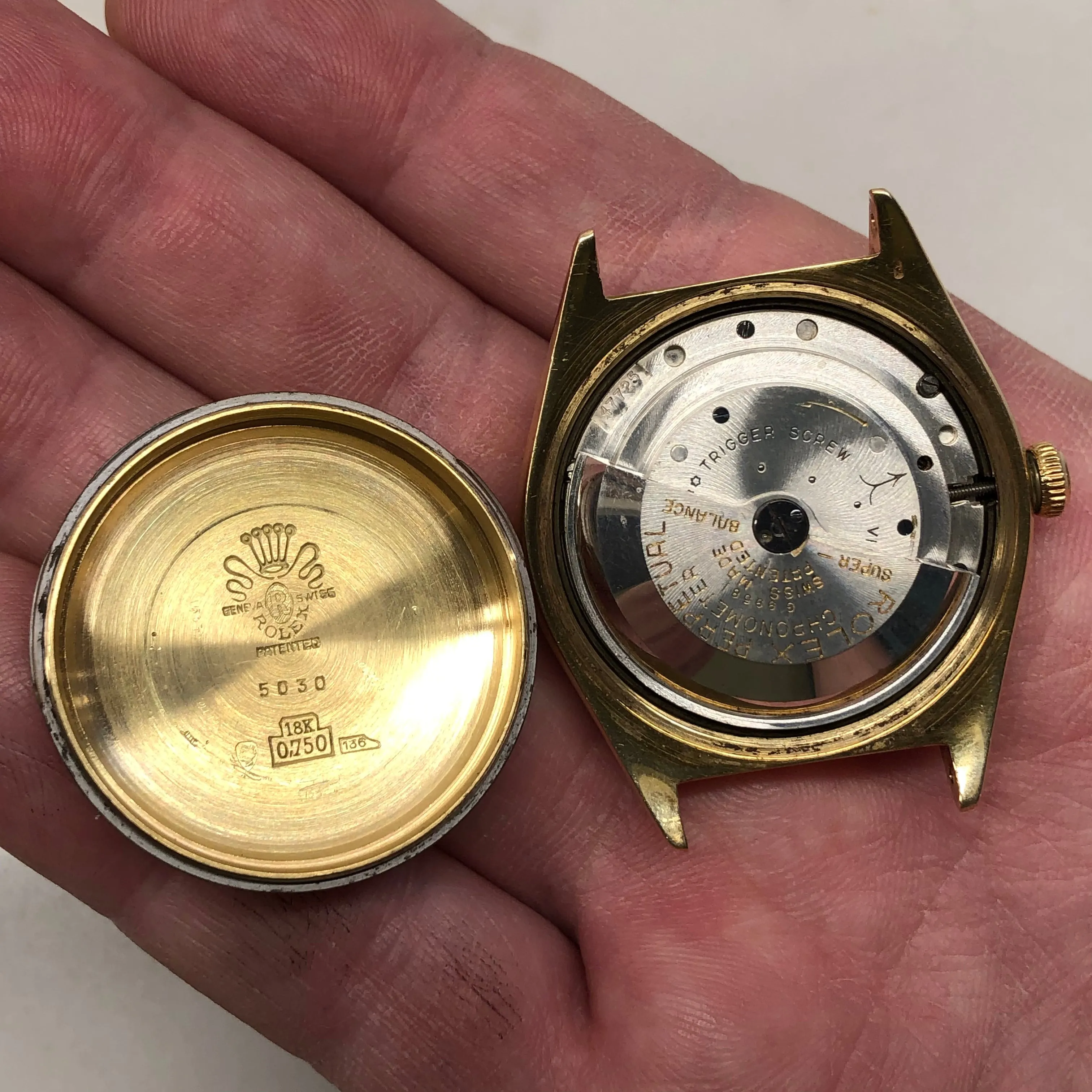 1949 Rolex Ovettone 5030 18K Yellow Gold Oyster Perpetual Big Bubbleback Roulette Wristwatch