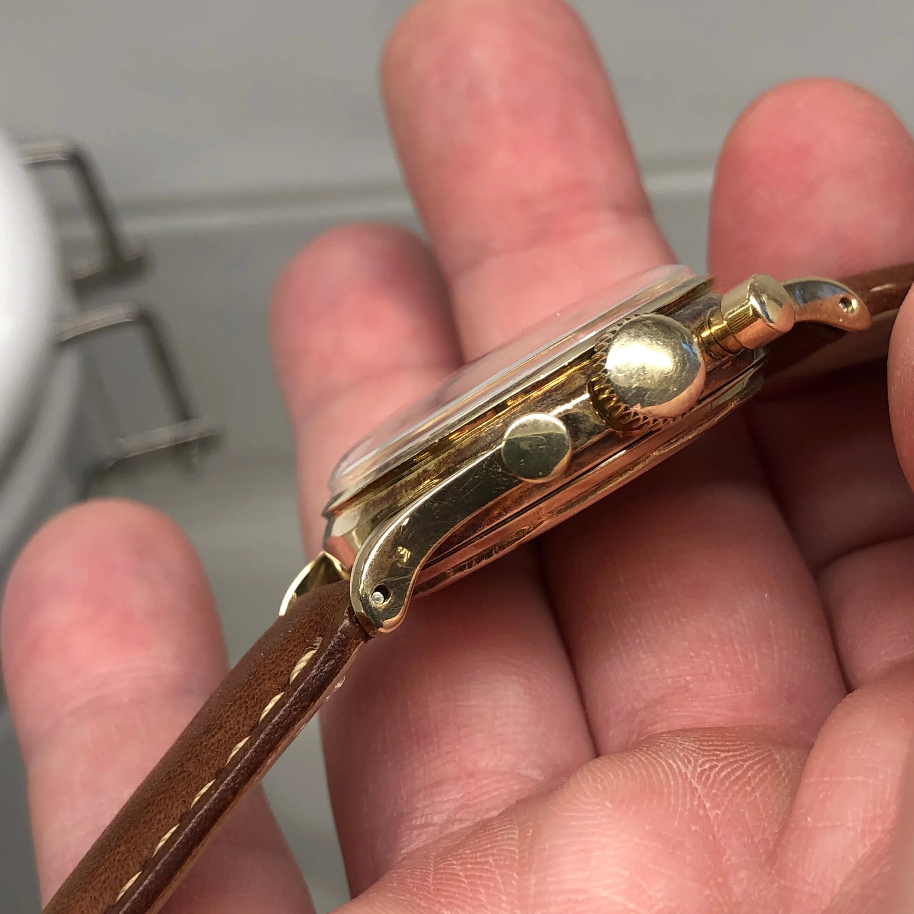 1950s Universal Geneve Compax 52215 Chronograph 14K Yellow Gold Caliber 281 Wristwatch