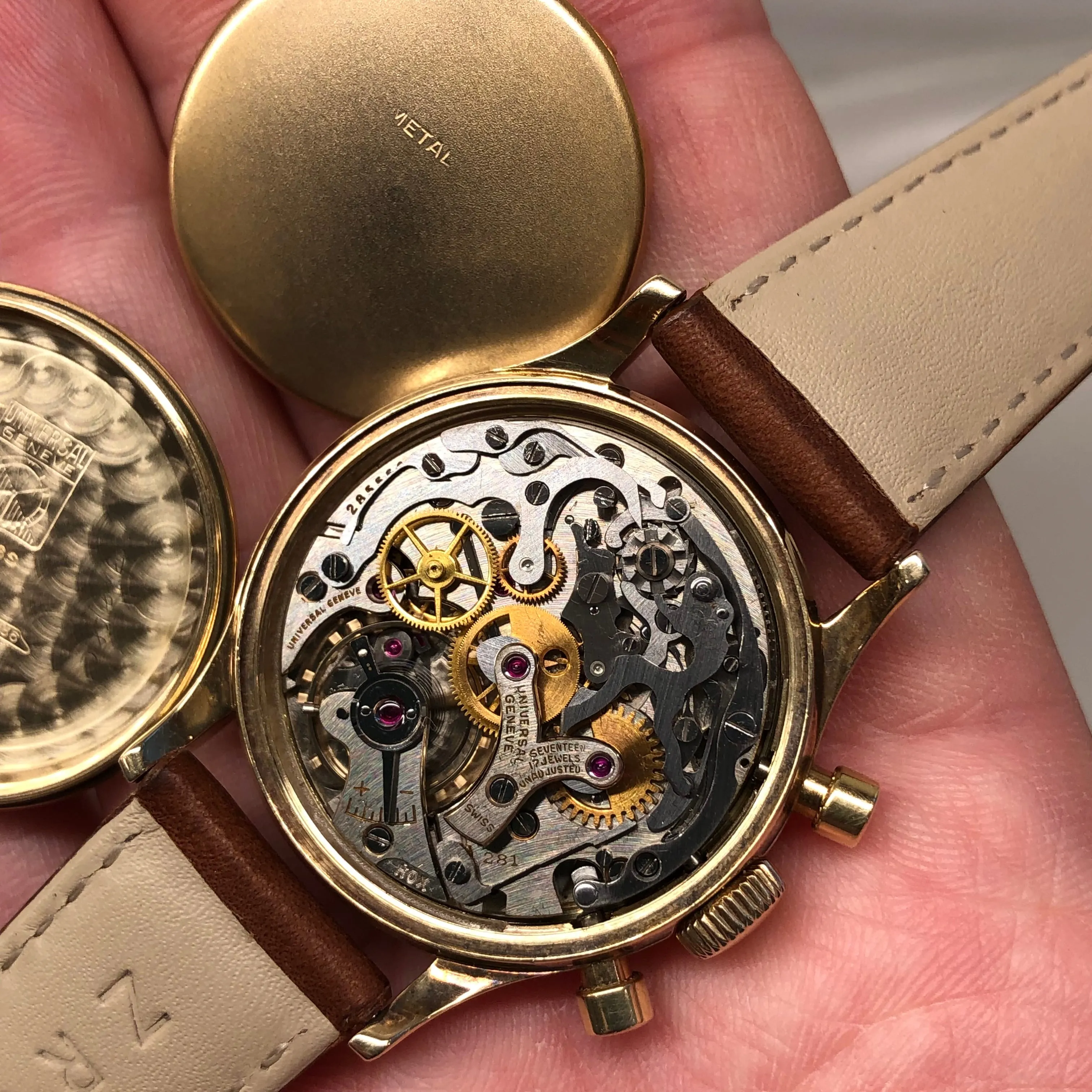 1950s Universal Geneve Compax 52215 Chronograph 14K Yellow Gold Caliber 281 Wristwatch