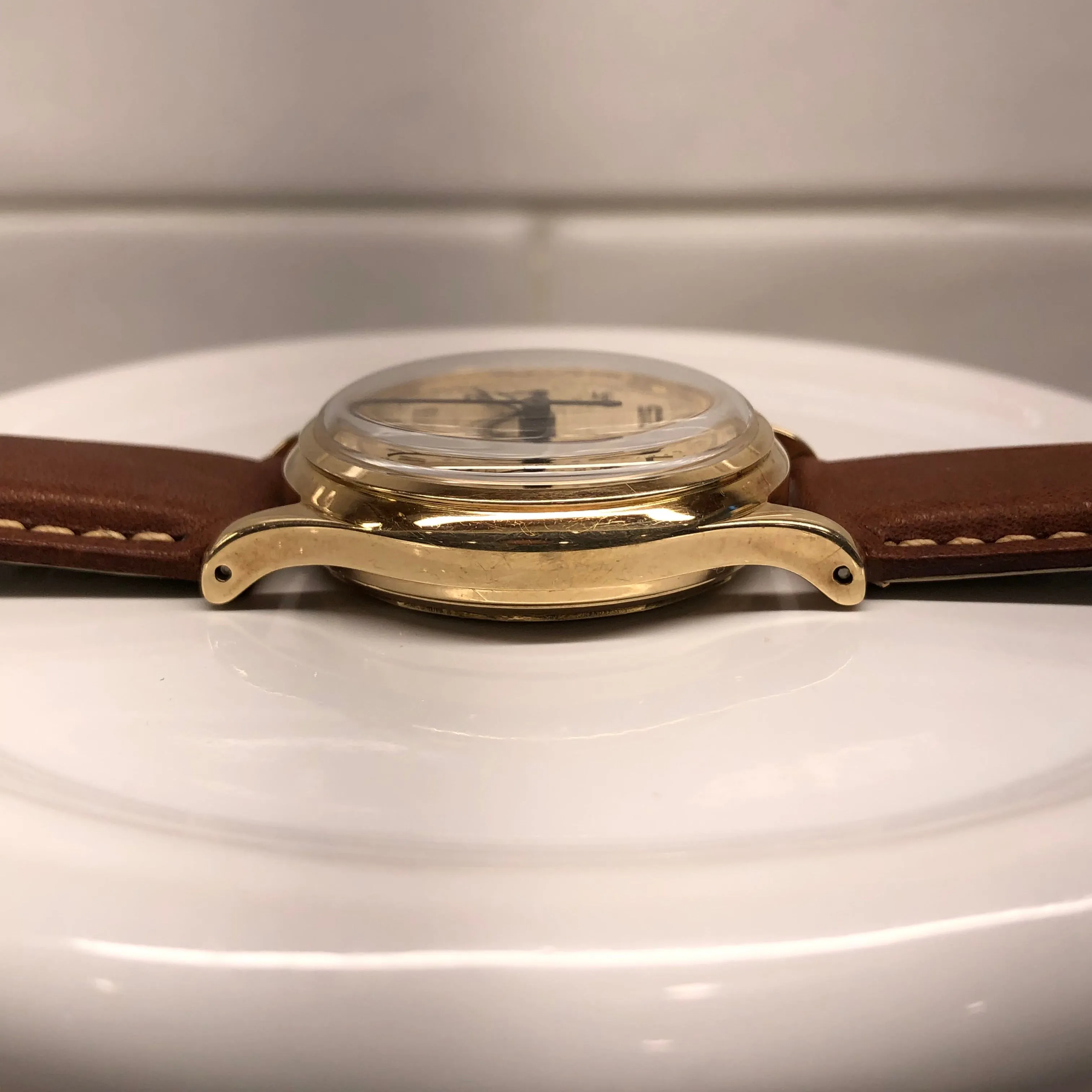 1950s Universal Geneve Compax 52215 Chronograph 14K Yellow Gold Caliber 281 Wristwatch