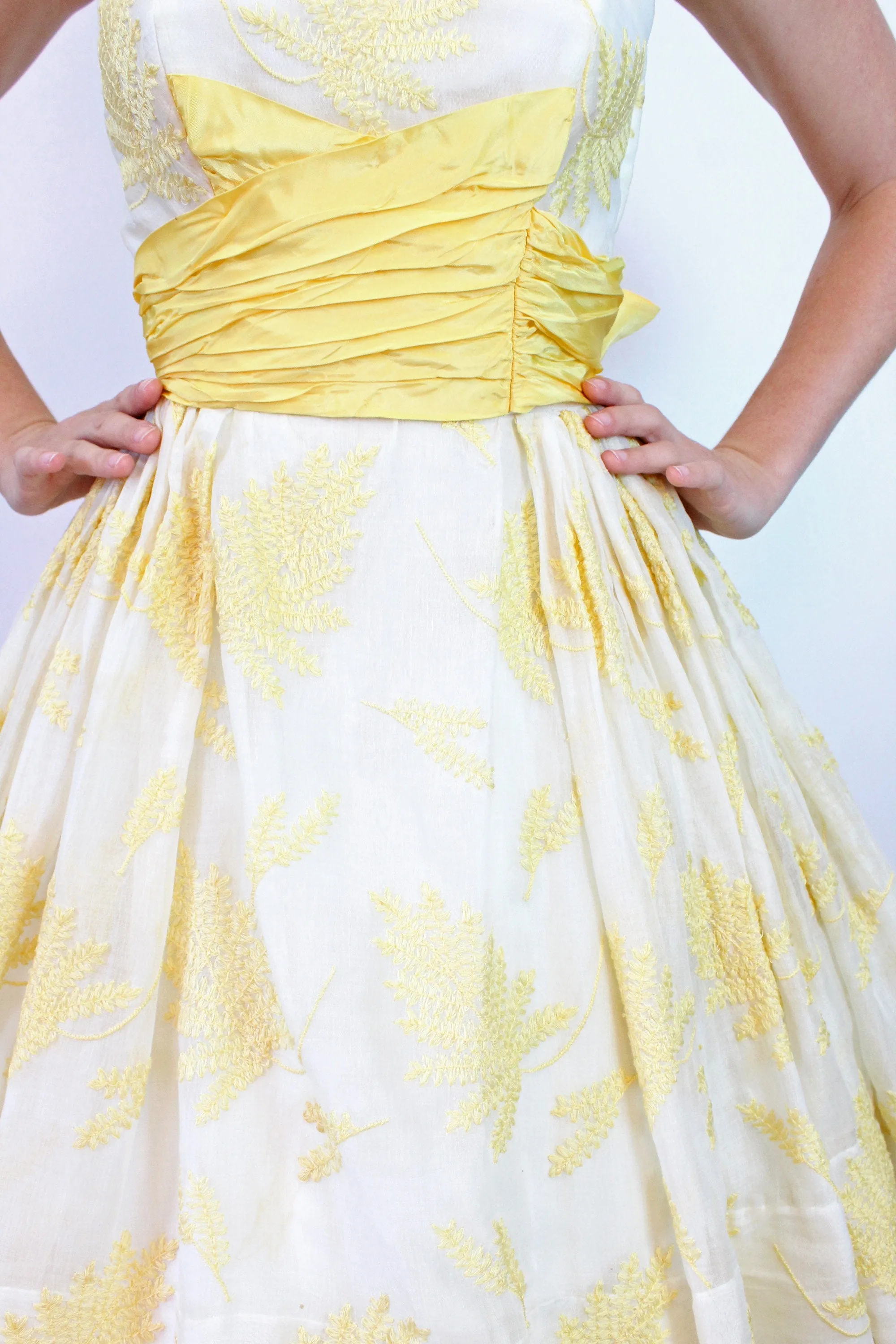 1950s WILL STEINMAN embroidered strapless dress xxs  | new spring