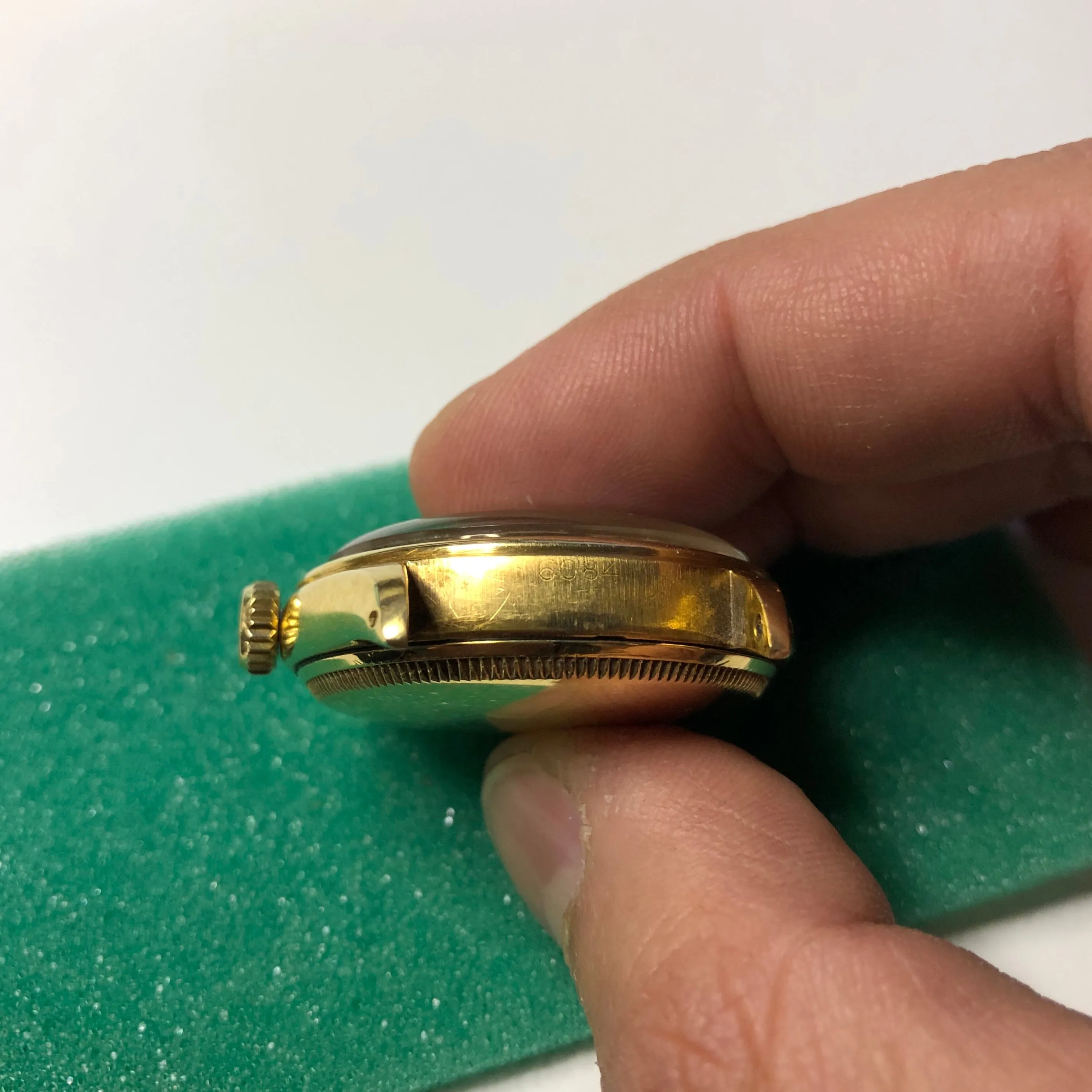 1958 Rolex Oyster Perpetual 6084 Gilt 18K Yellow Gold Black Honeycomb Automatic Wristwatch