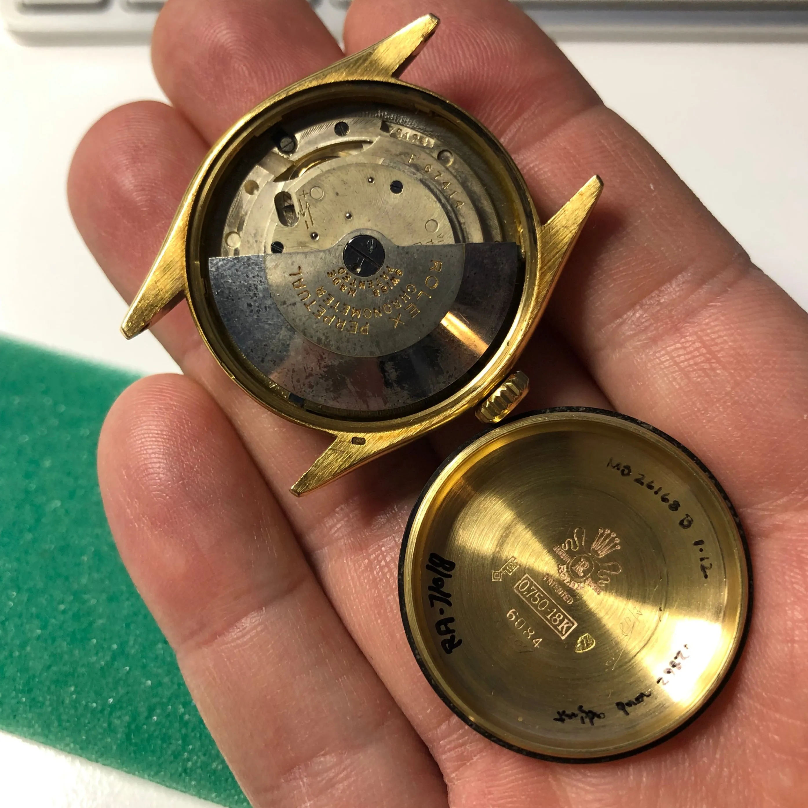 1958 Rolex Oyster Perpetual 6084 Gilt 18K Yellow Gold Black Honeycomb Automatic Wristwatch
