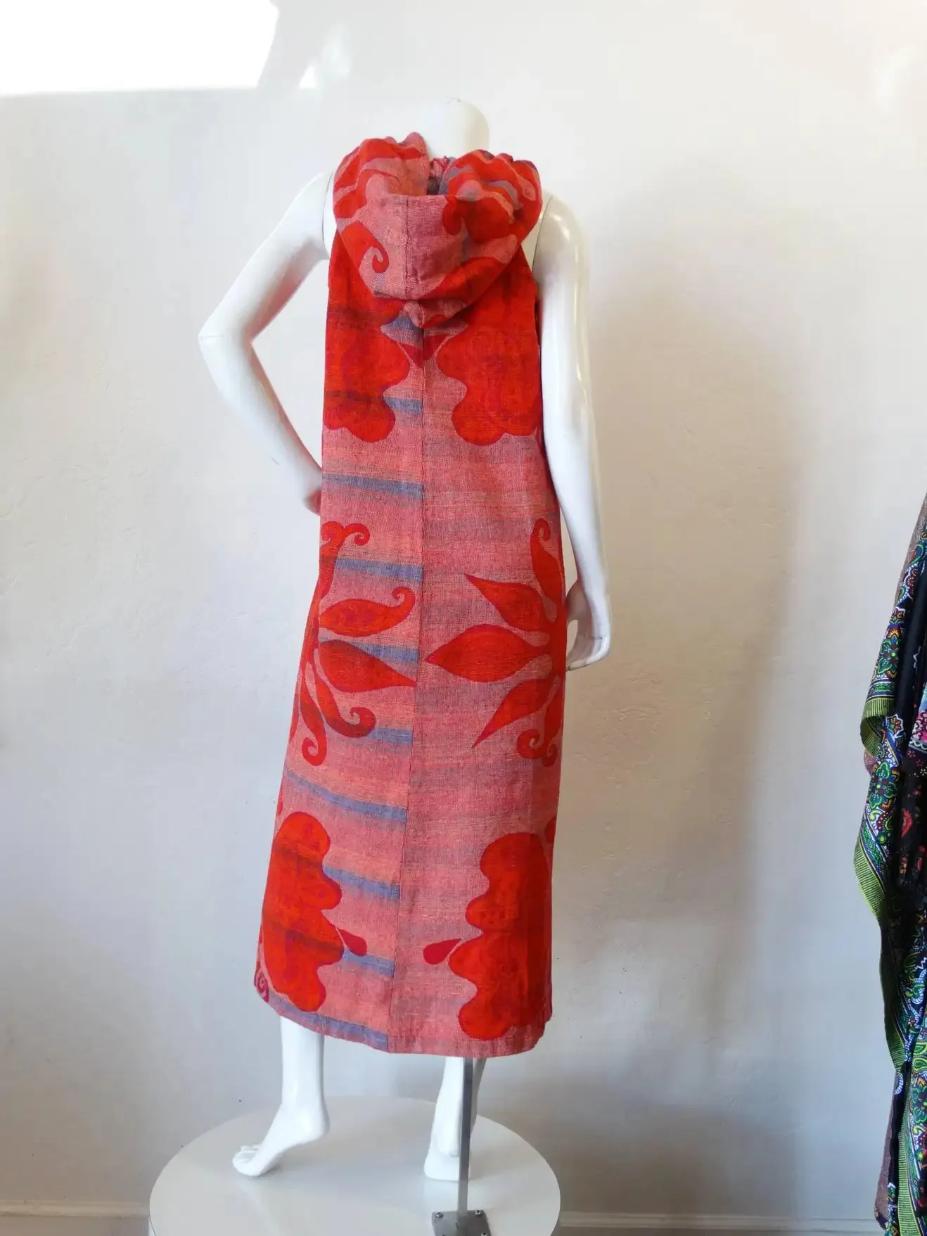 1970s Hooded Zip Up Rikma Floral Print Dress