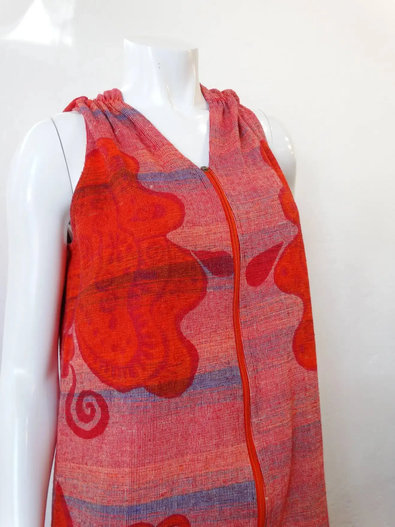 1970s Hooded Zip Up Rikma Floral Print Dress