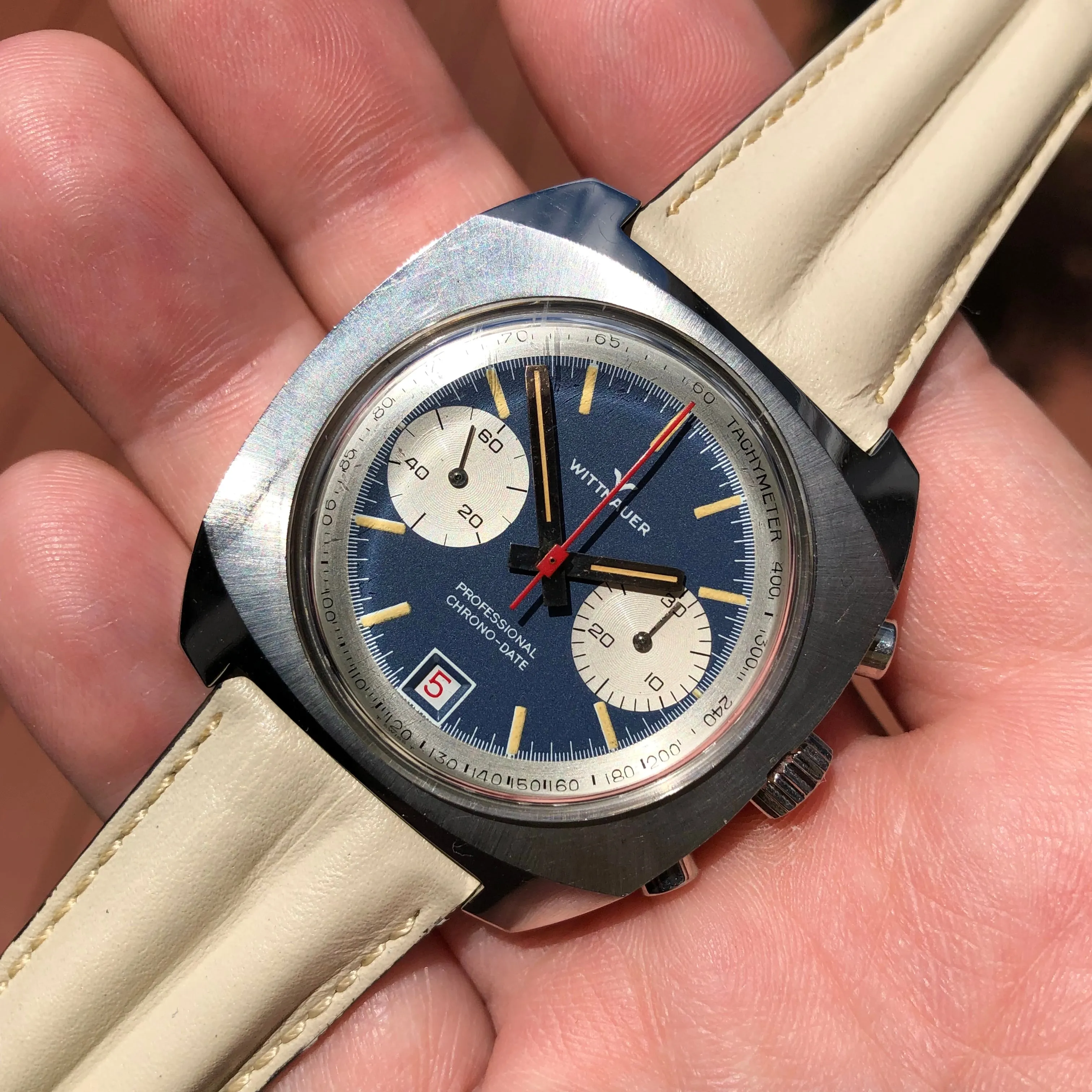 1970s Wittnauer Professional Chrono-Date 8031 Chronograph Valjoux 7734 Blue Wristwatch