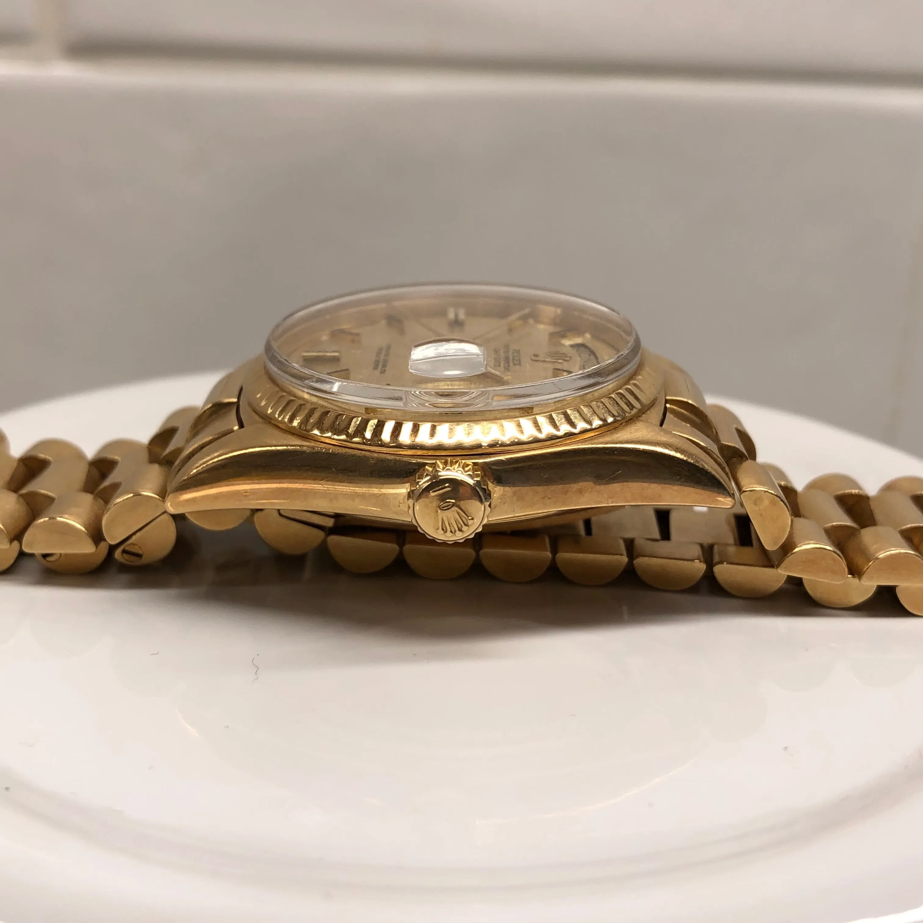 1972 Rolex President 1803 Day Date Yellow Gold Linen Champagne Wristwatch