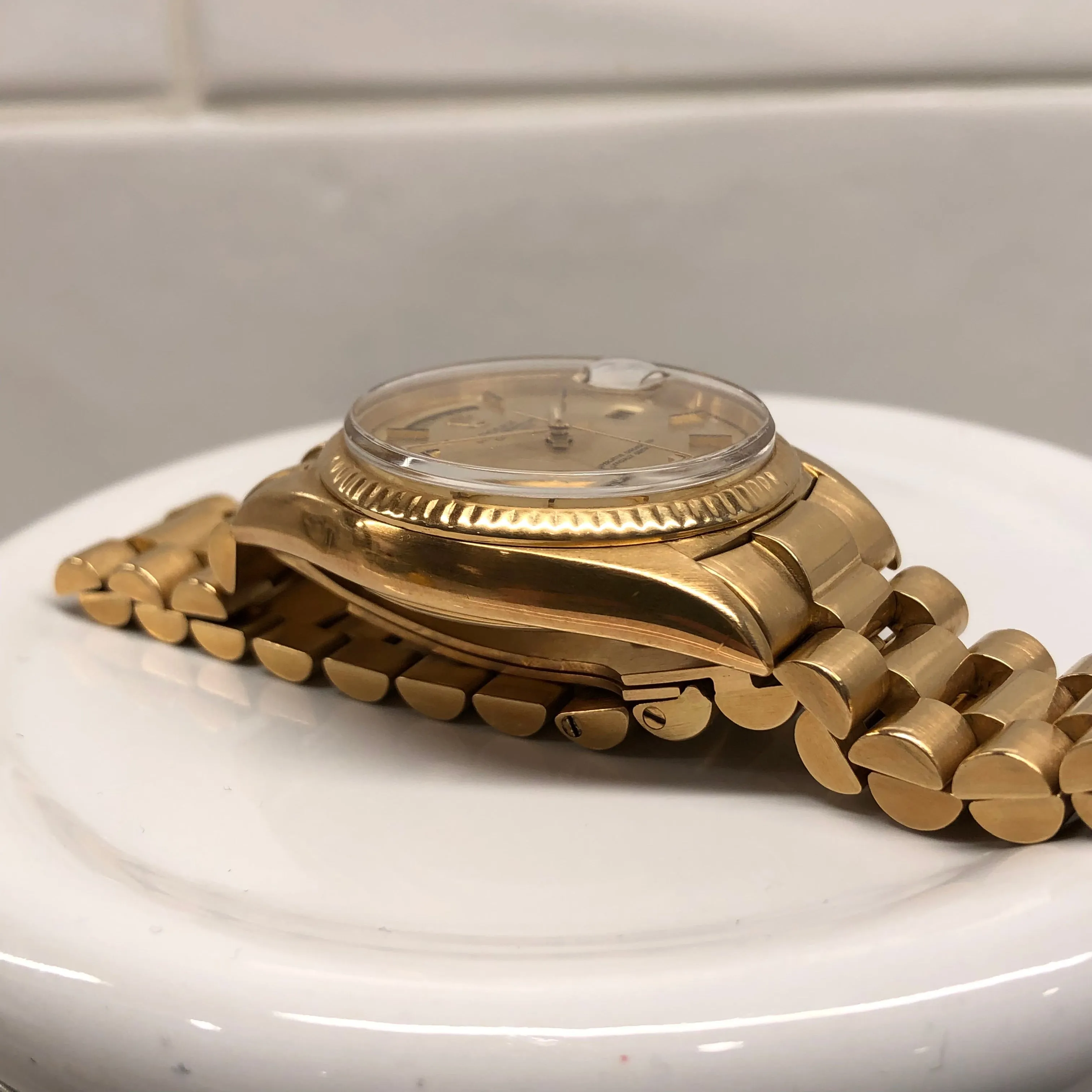 1972 Rolex President 1803 Day Date Yellow Gold Linen Champagne Wristwatch