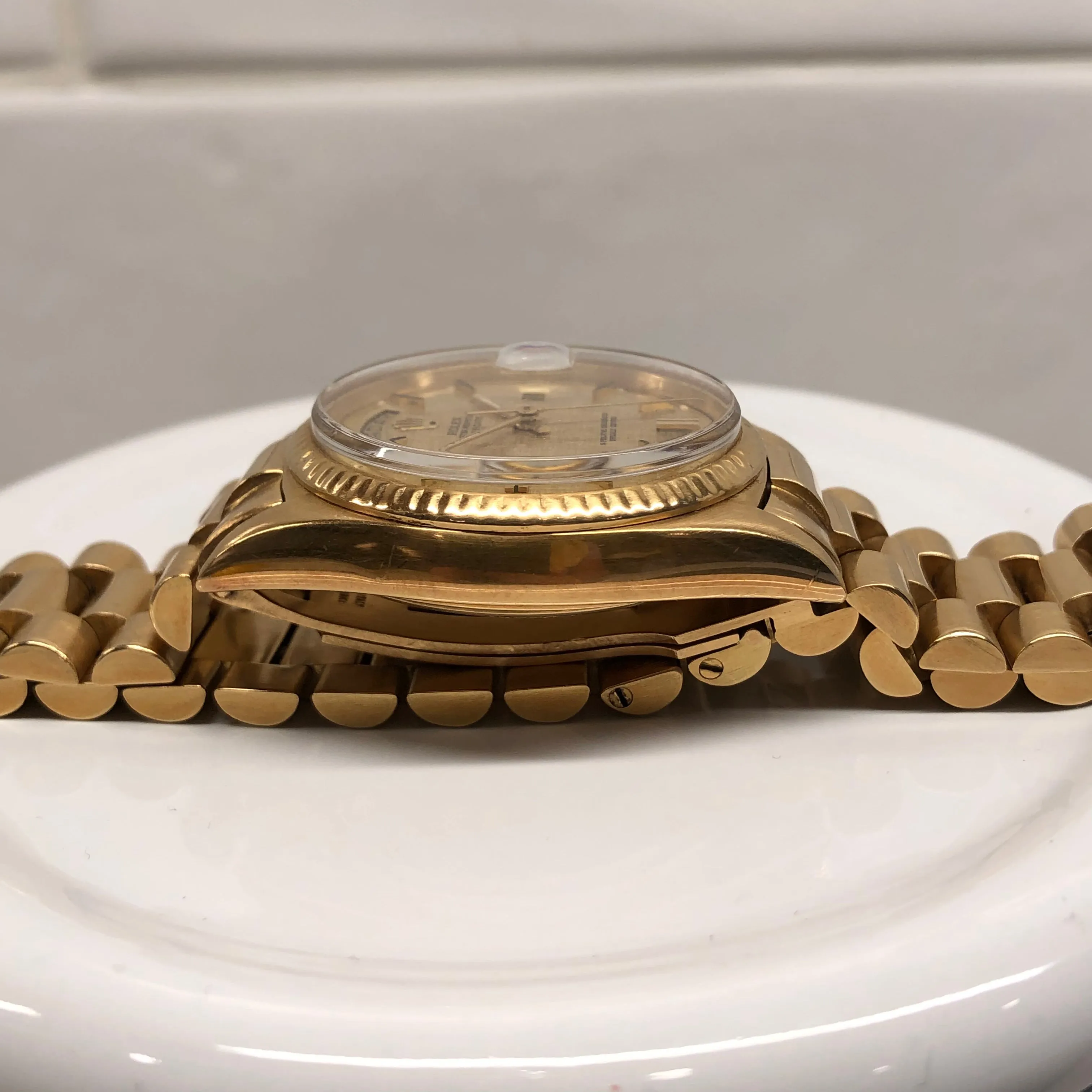1972 Rolex President 1803 Day Date Yellow Gold Linen Champagne Wristwatch