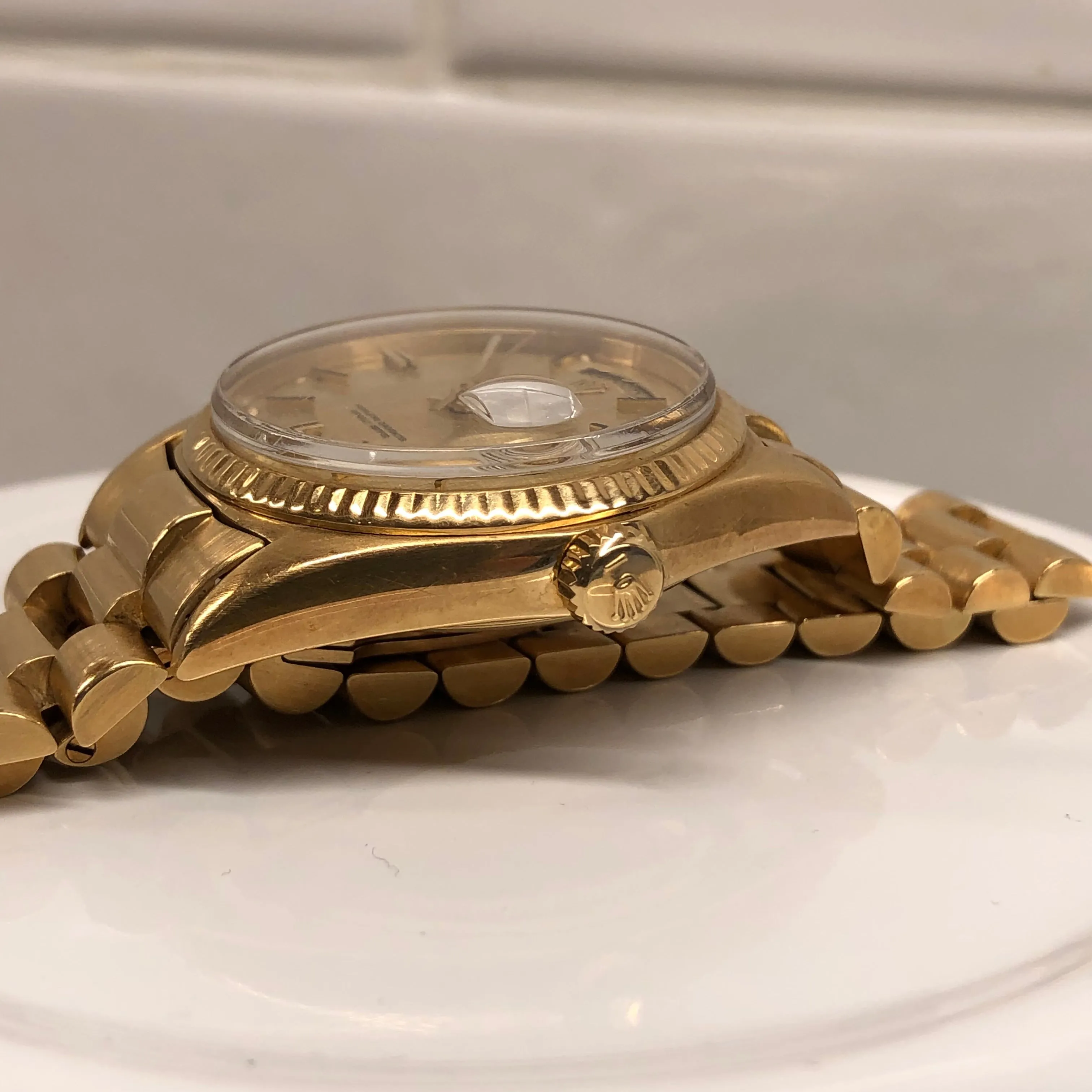 1972 Rolex President 1803 Day Date Yellow Gold Linen Champagne Wristwatch