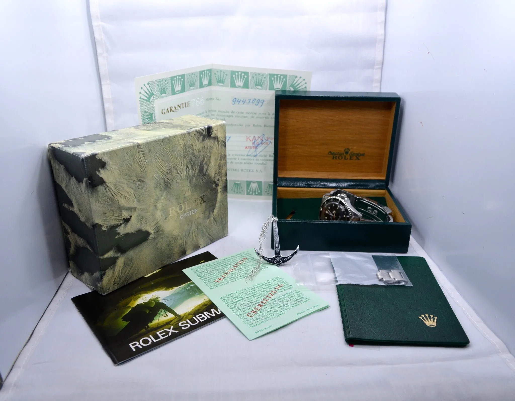 1986 Rolex 5513 Submariner Stainless Steel 9.4 Mil Wristwatch Box Papers