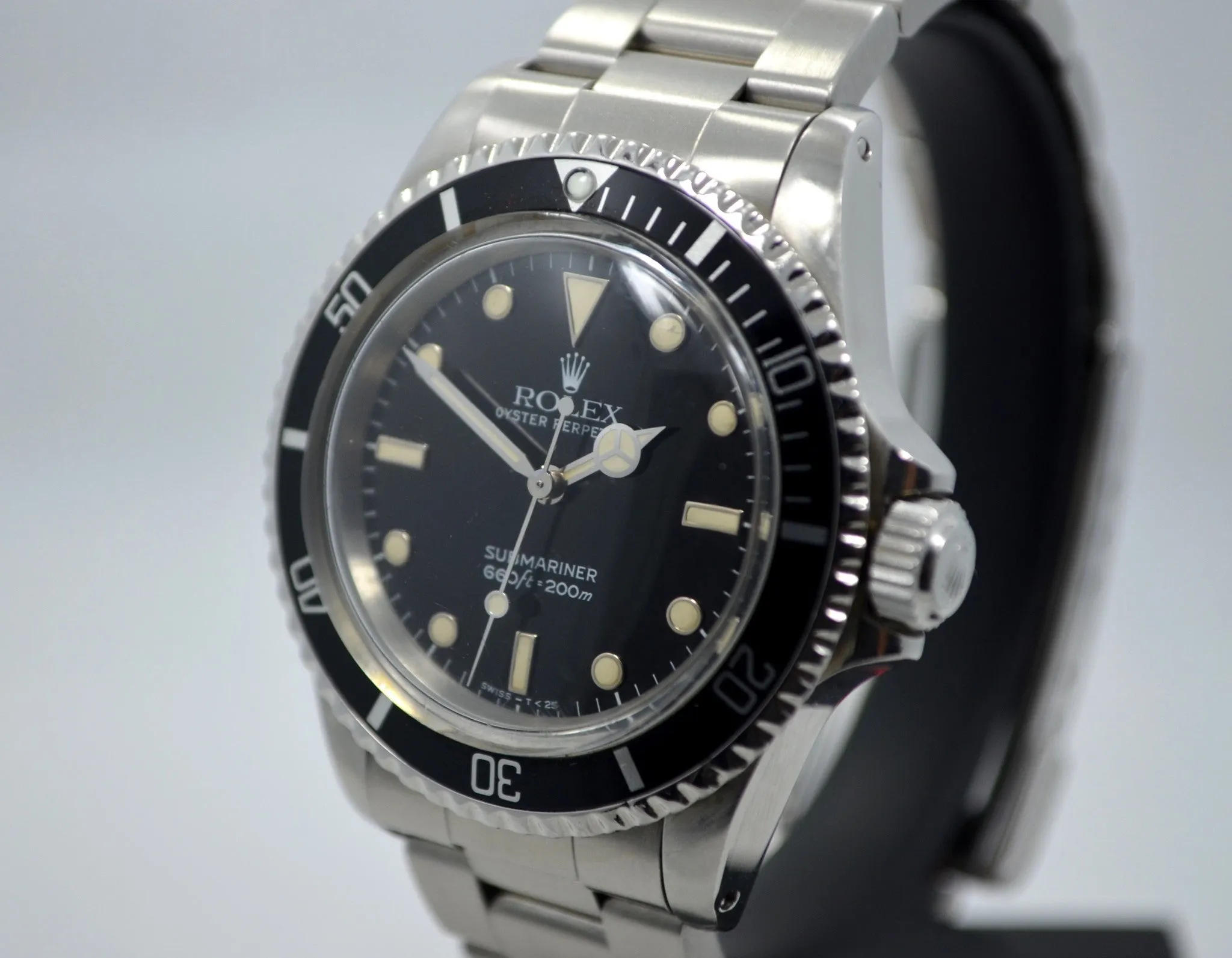 1986 Rolex 5513 Submariner Stainless Steel 9.4 Mil Wristwatch Box Papers