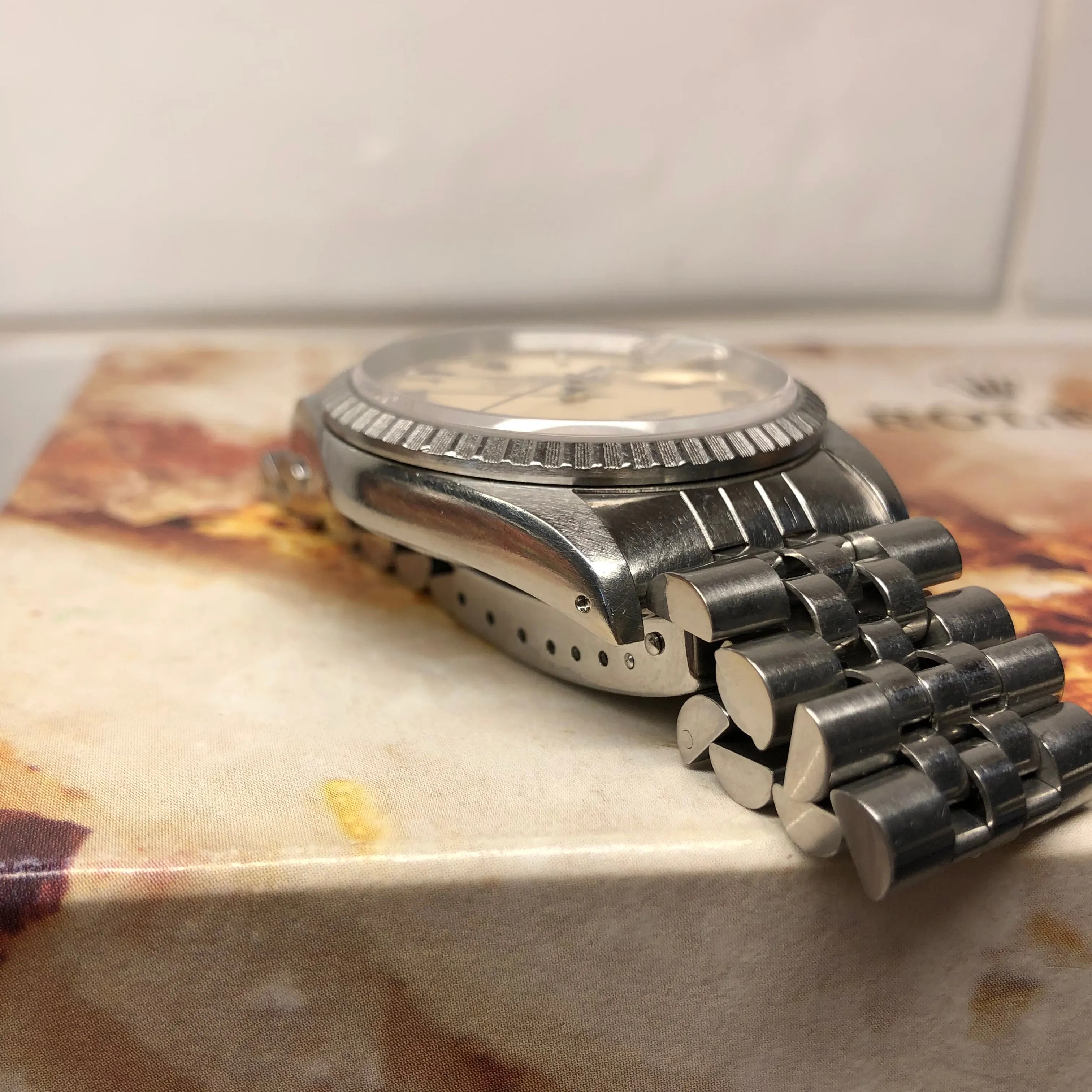 1989 Vintage Rolex Datejust 16220 Cream Jubilee Steel Engine Turned Automatic Wristwatch