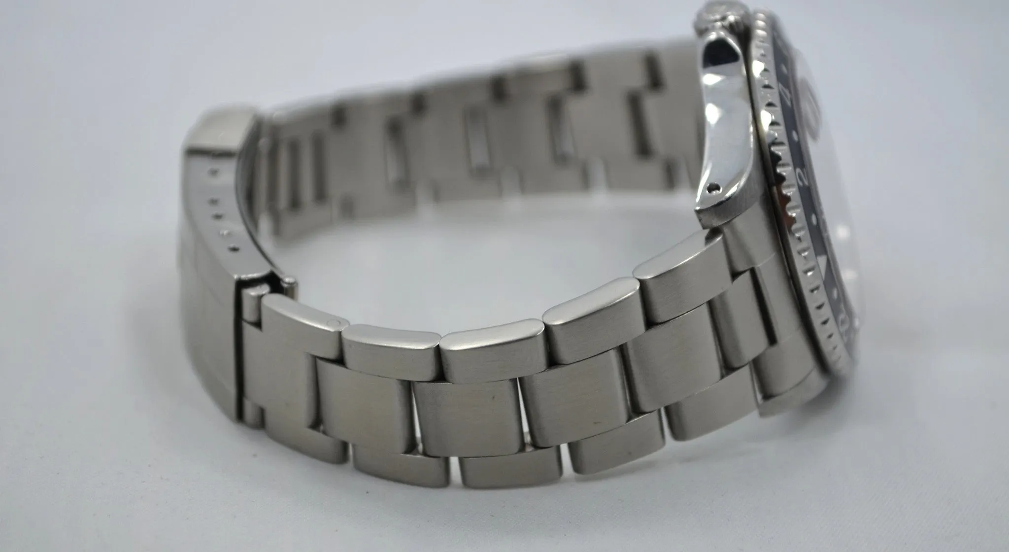 1993 Rolex GMT Master 16700 Stainless Steel Oyster "S" Serial Wristwatch