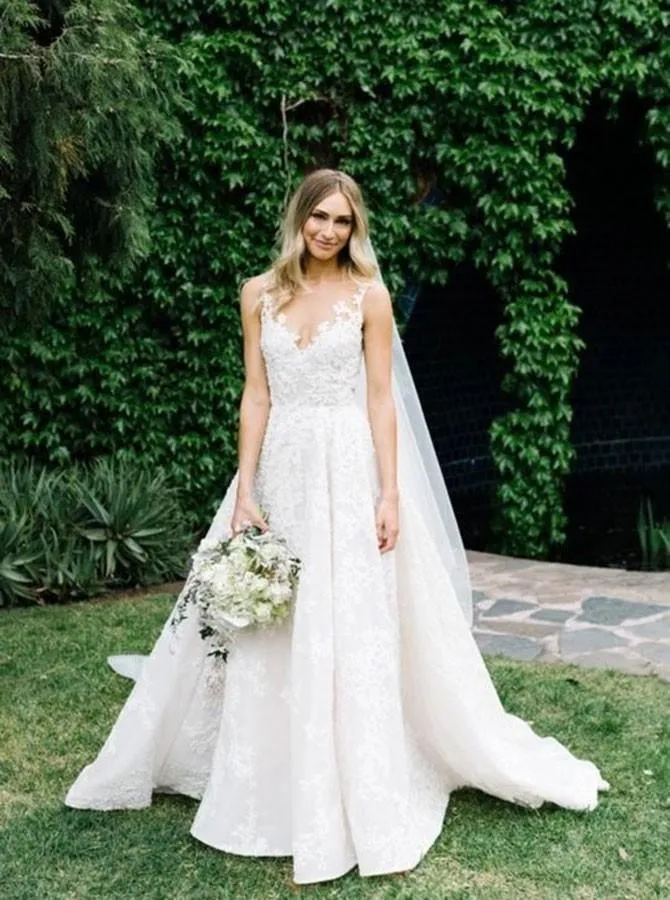 A-line Vintage Lace Wedding Gowns Illusion Neck Wedding Dresses WD318