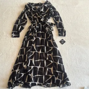 Black and White Geometric Dress
