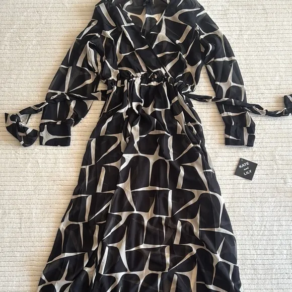 Black and White Geometric Dress