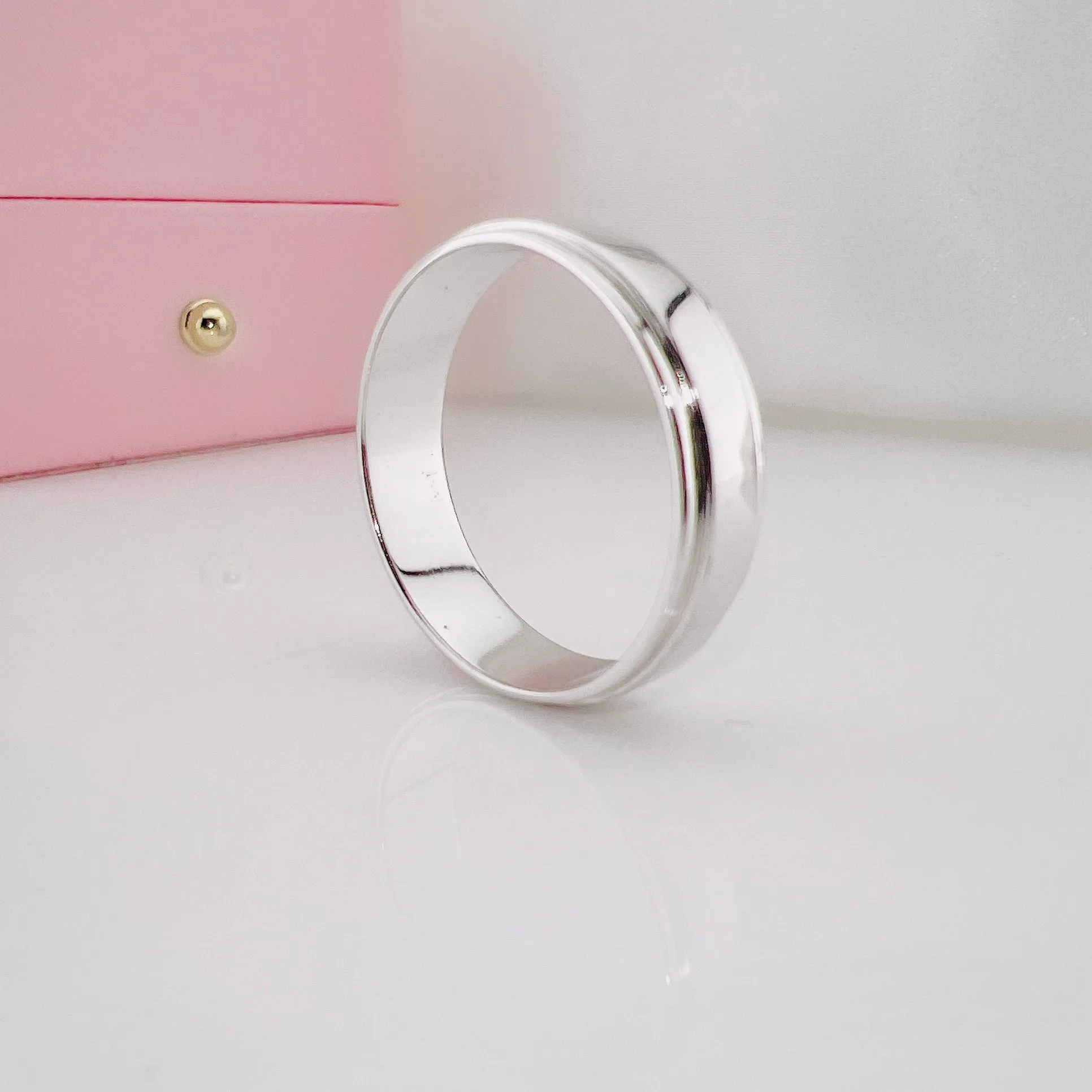 Classic Men's Wedding Band Ring