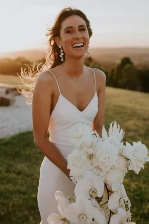 Classic Spaghetti Straps V-Neck Beach Simple Mermaid Wedding Dress TN362