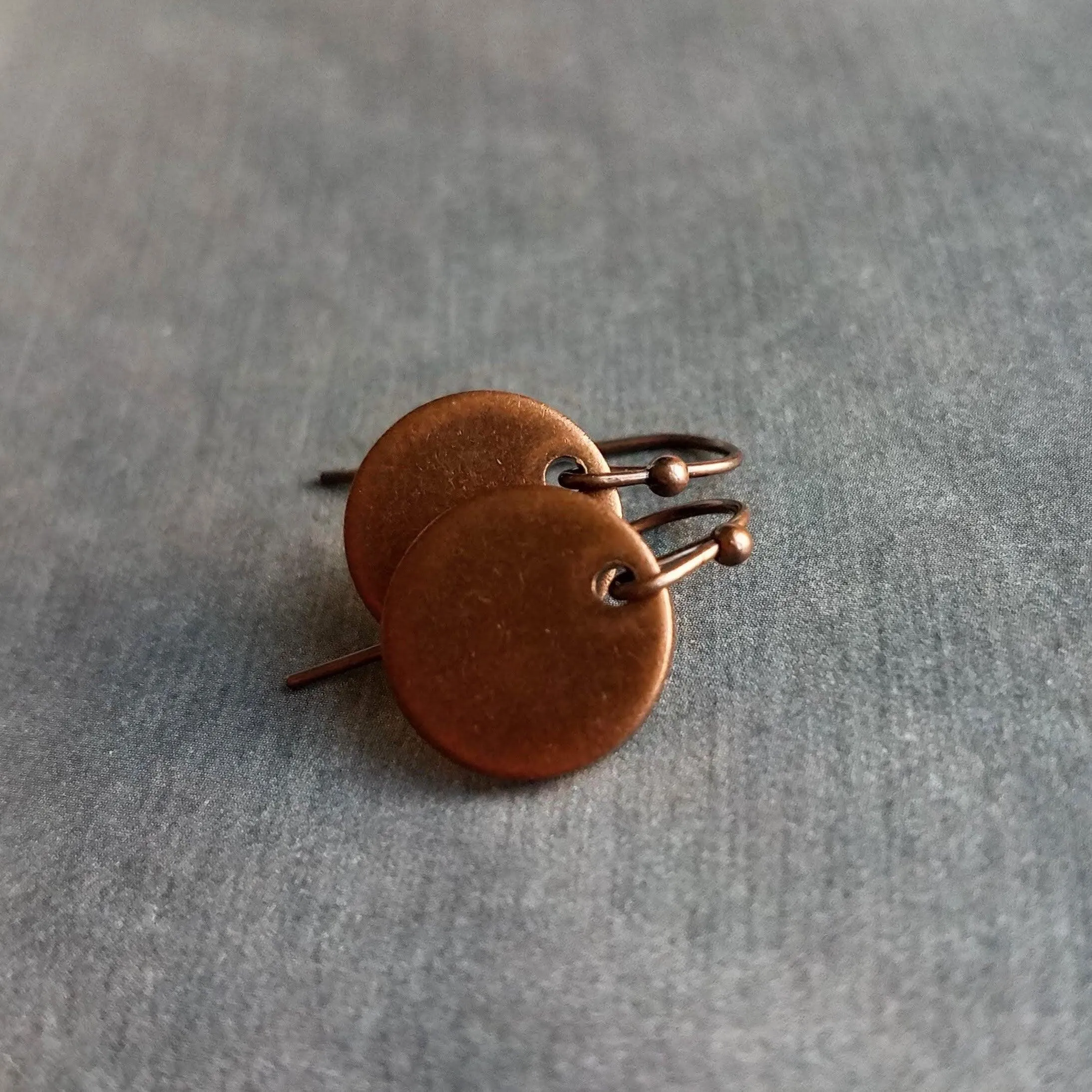 Copper Disk Earrings, round copper dangle earring, antique copper earring, small flat disk earring, lightweight copper earring, aged copper
