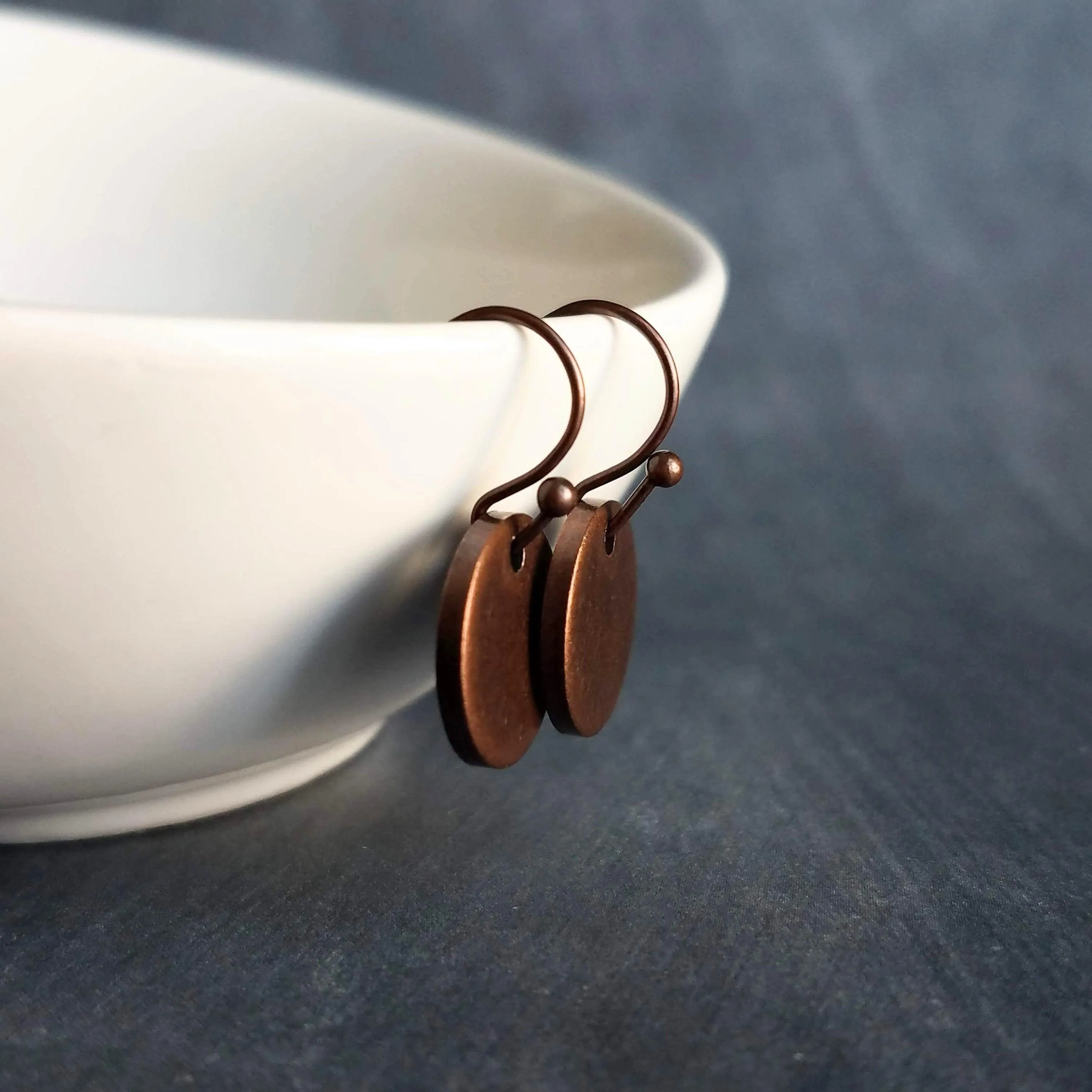 Copper Disk Earrings, round copper dangle earring, antique copper earring, small flat disk earring, lightweight copper earring, aged copper