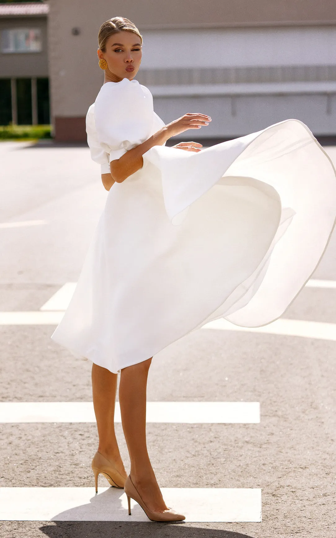 Elegant Bateau A Line Satin Knee-length Wedding Dress-716097