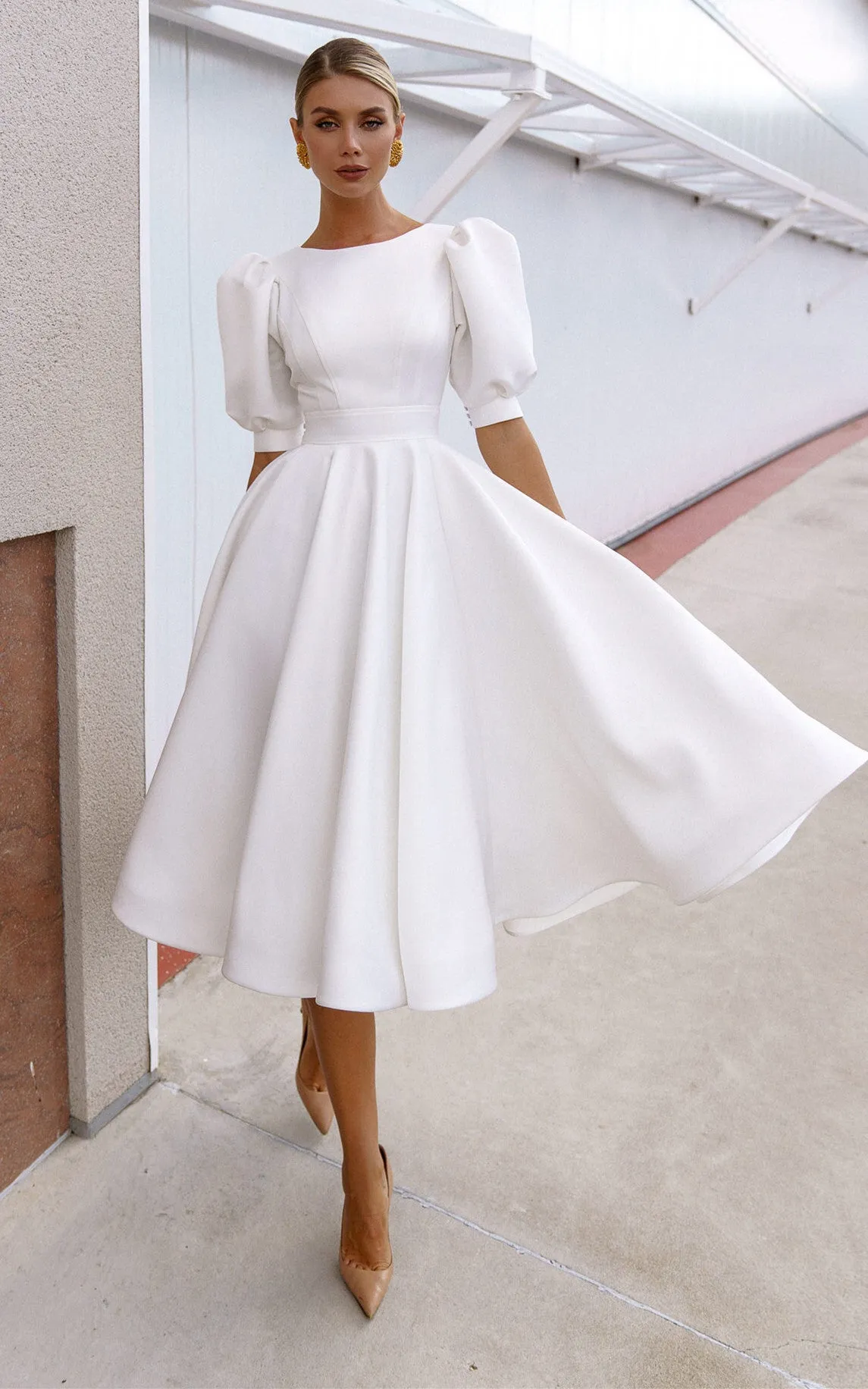 Elegant Bateau A Line Satin Knee-length Wedding Dress-716097
