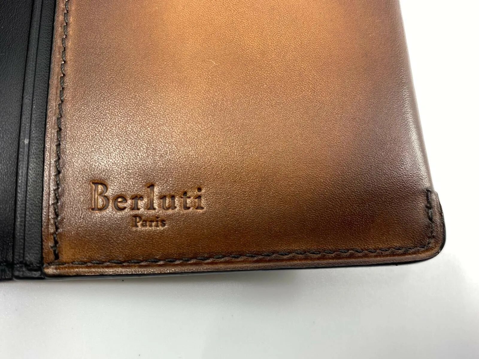 Espace Scritto Leather Long Wallet