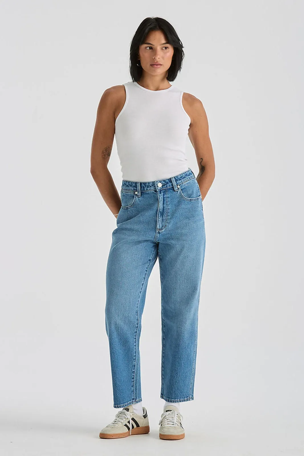 Hi Claudia Crop | Live Blue