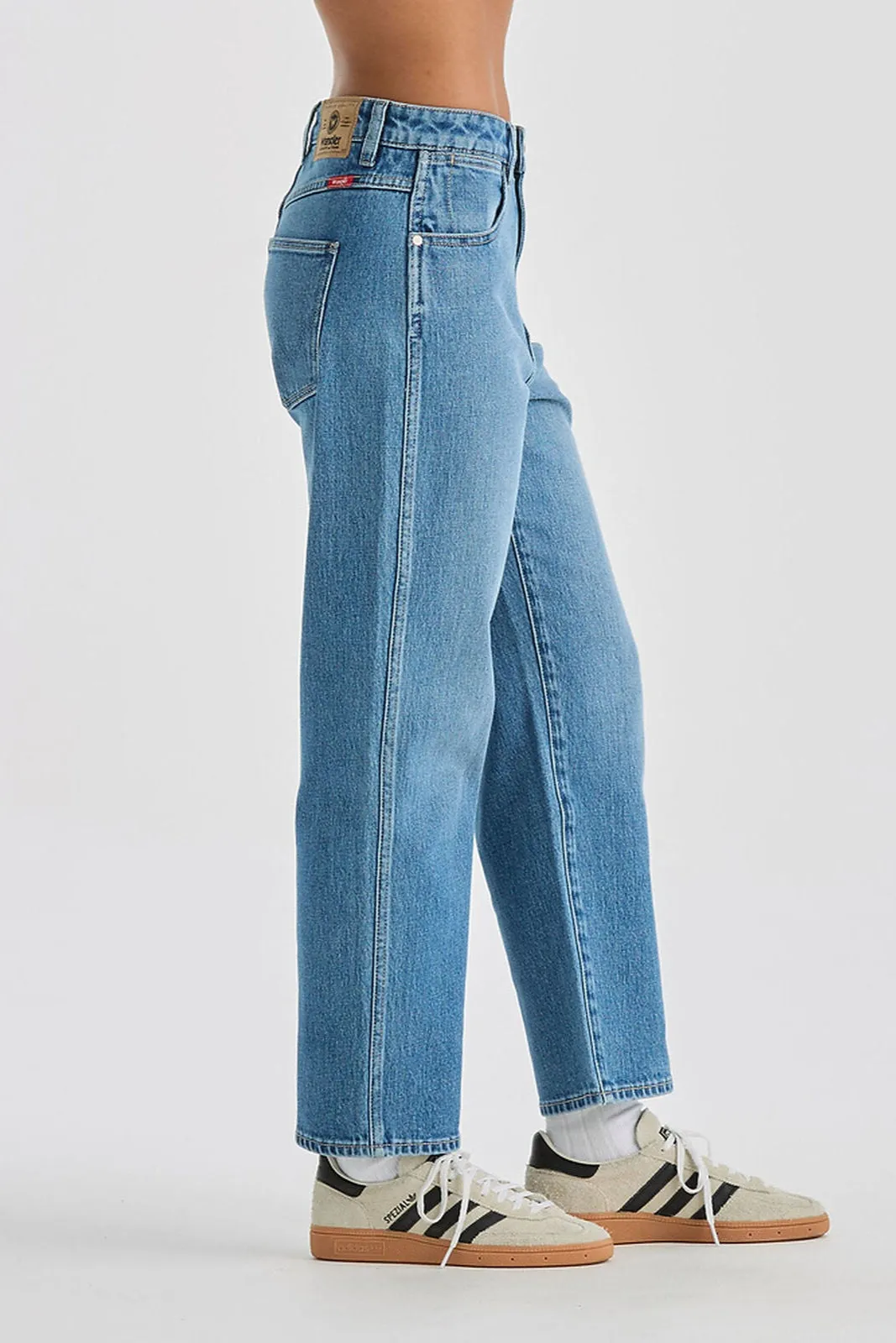 Hi Claudia Crop | Live Blue