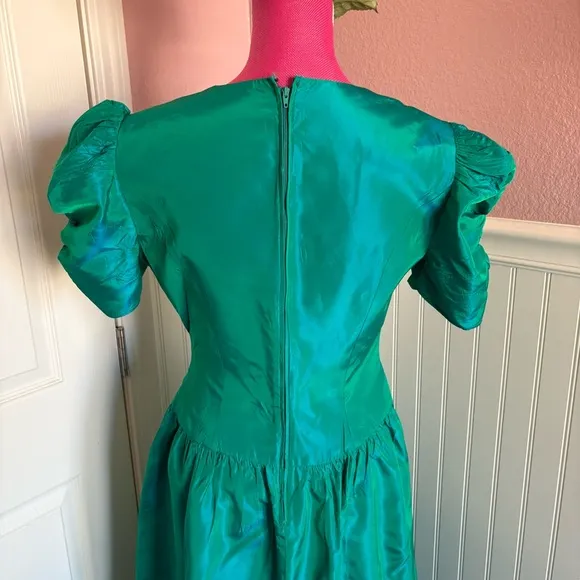 Iridescent Taffeta Jade Tea Length Dress with Gathered Sleeves size 10