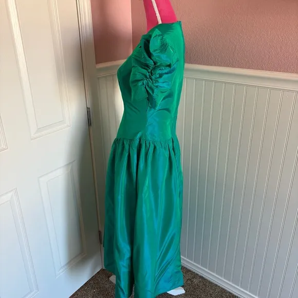 Iridescent Taffeta Jade Tea Length Dress with Gathered Sleeves size 10