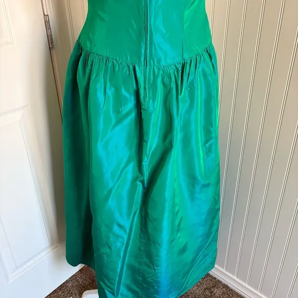 Iridescent Taffeta Jade Tea Length Dress with Gathered Sleeves size 10
