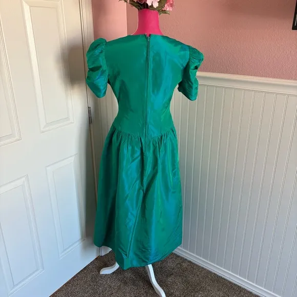 Iridescent Taffeta Jade Tea Length Dress with Gathered Sleeves size 10