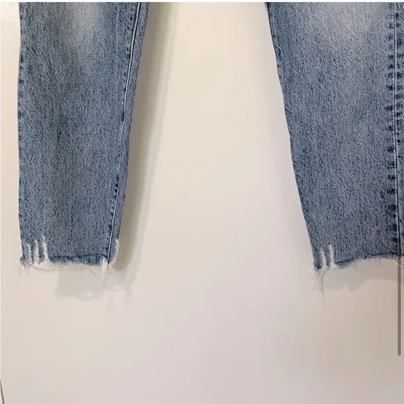 Levi's Premium Wedgie Icon Fit Frayed Hem High rise Jean Shut Up Blue size 29
