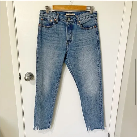 Levi's Premium Wedgie Icon Fit Frayed Hem High rise Jean Shut Up Blue size 29