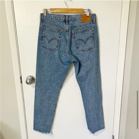 Levi's Premium Wedgie Icon Fit Frayed Hem High rise Jean Shut Up Blue size 29