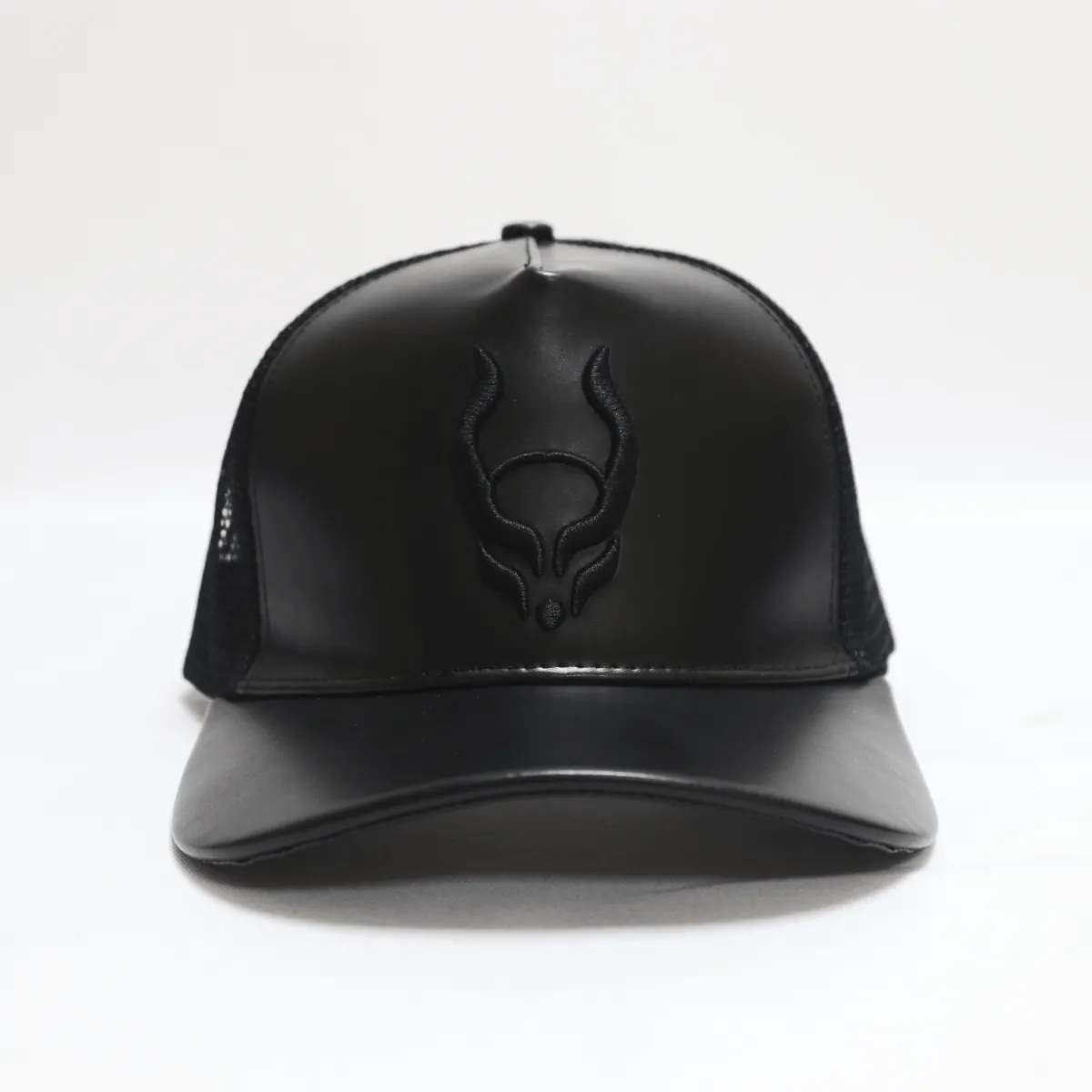 LOGO MESH TRUCKER CAP