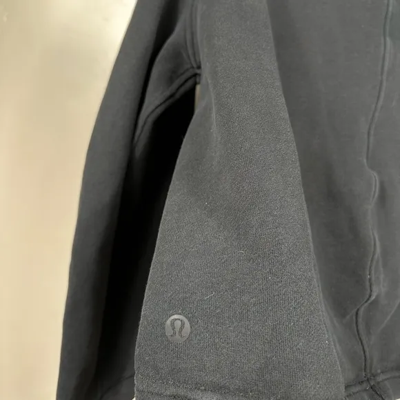 Lululemon Braided Sleeve Pullover Black Size 4