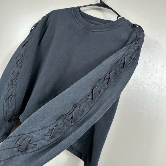 Lululemon Braided Sleeve Pullover Black Size 4