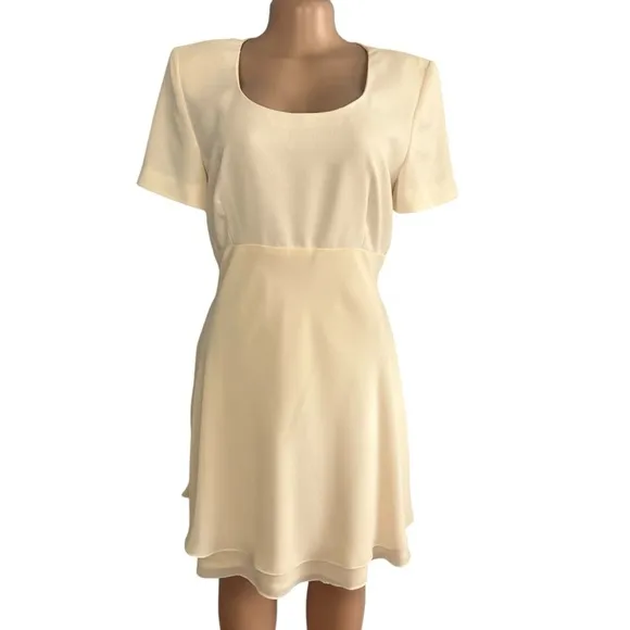 Maggy London by Kenneth Nolan Off White Vintage Short Sleeve Dress