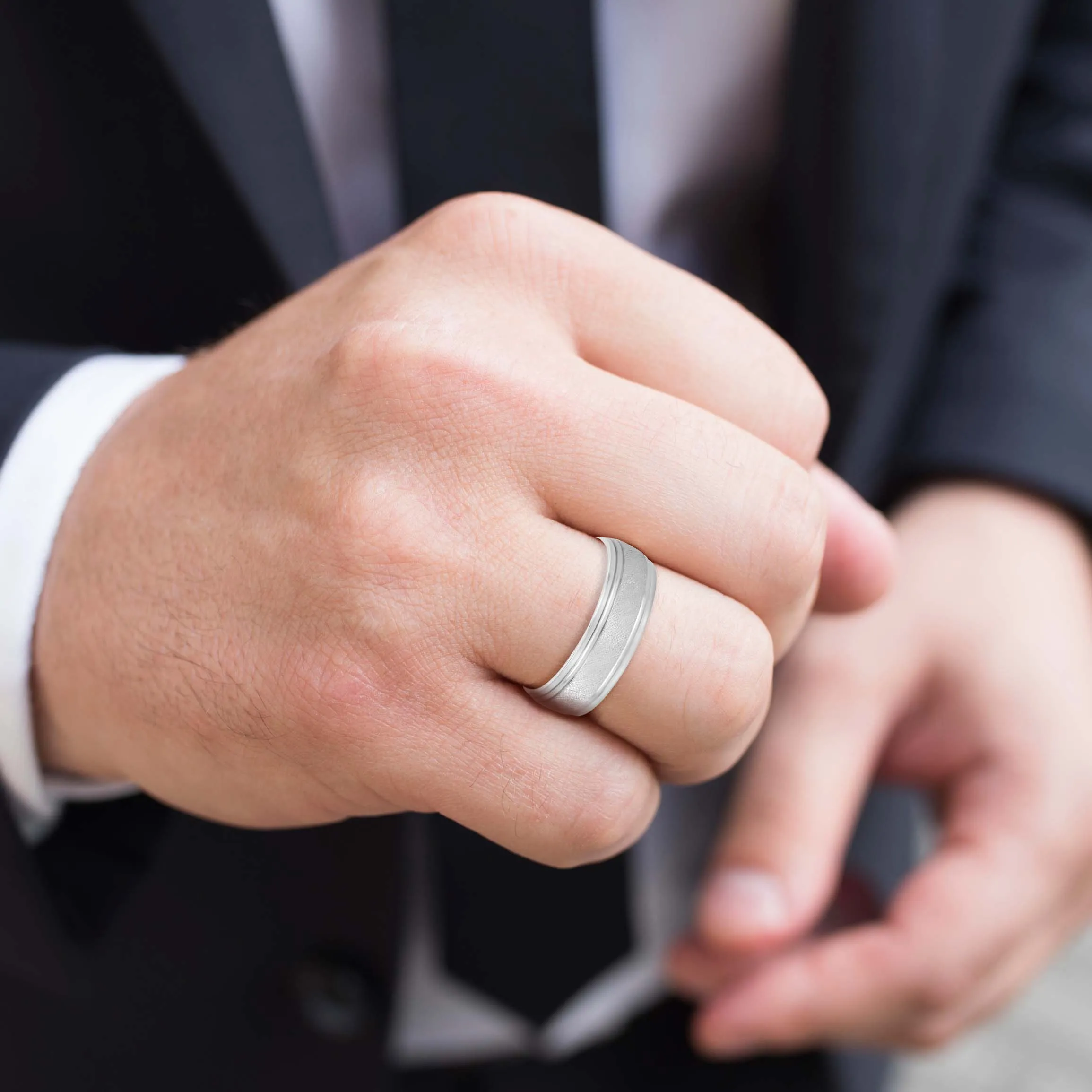 Men's Classic Step Edged Band