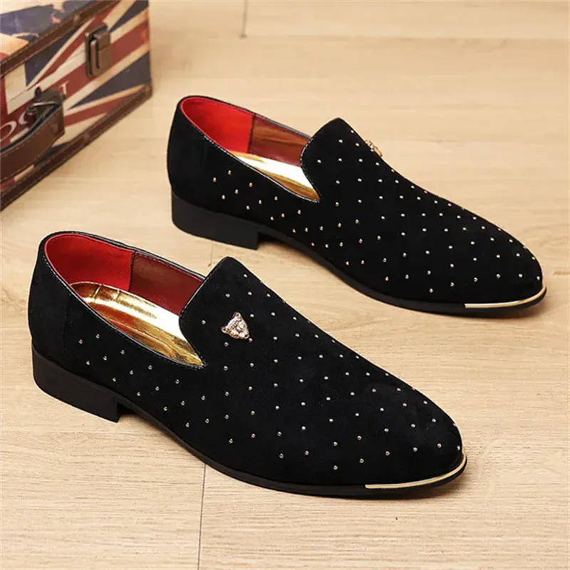 Men's Vintage Faux Suede Leopard Head Badge Dress Shoes