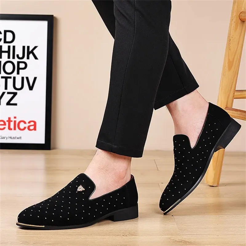 Men's Vintage Faux Suede Leopard Head Badge Dress Shoes