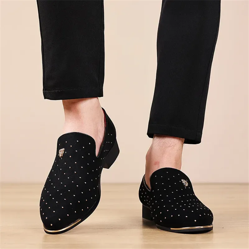 Men's Vintage Faux Suede Leopard Head Badge Dress Shoes