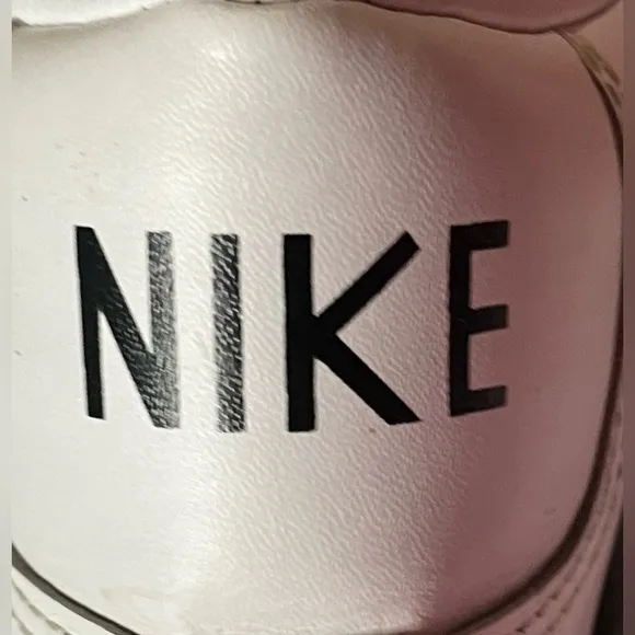 ⛹️Nike Men's Blazer Mid '77 Vintage ShoesSize 12