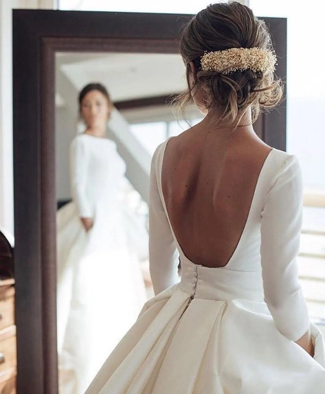 Nude Back Long Sleeves Satin Ball Gown Wedding Dresses with Pockets TN195