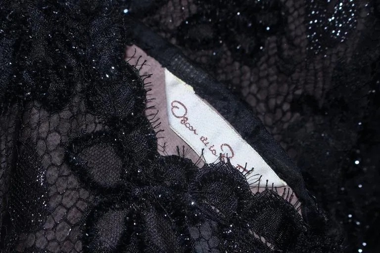 OSCAR DE LA RENTA  Black Lace Cocktail Dress Ruffled Hem Size 6-8